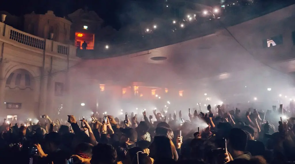 Melody VR concert scene